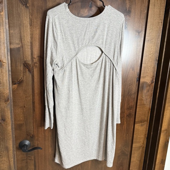 Athleta grey women’s Dress Size M long sleeve back cut out - Picture 7 of 7